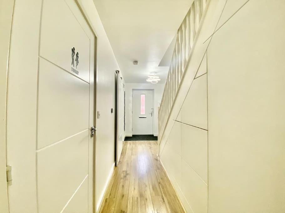 House In Манчестер Экстерьер фото